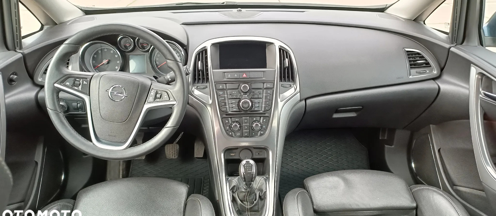 Opel Astra cena 26900 przebieg: 206800, rok produkcji 2011 z Koszalin małe 379